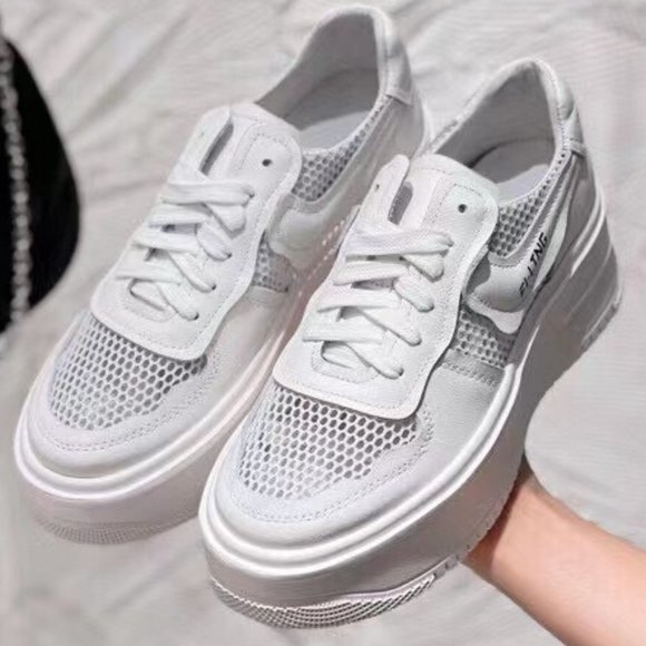 NEW   Classic Low Leather Sneakers Iconic White - Picture 2 of 2